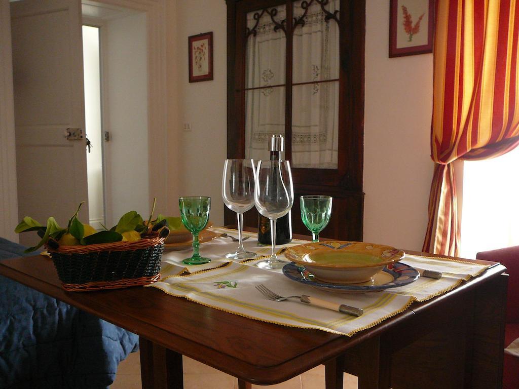 Villa In Gargano - Villa Basso Monte SantʼAngelo Chambre photo